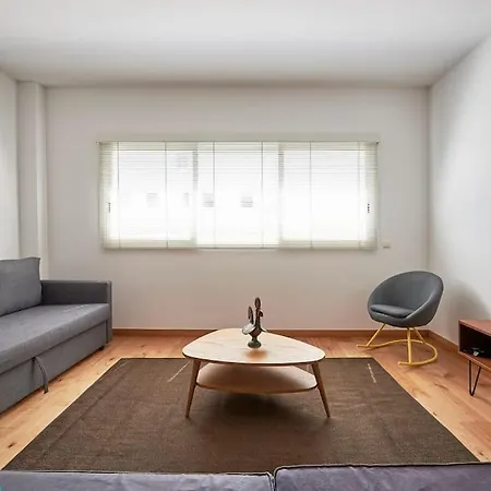 Modern In Parque Nacoes Appartement *