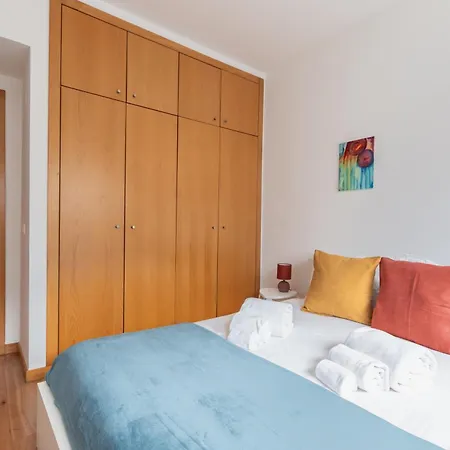 Modern In Parque Nacoes * Lisbon